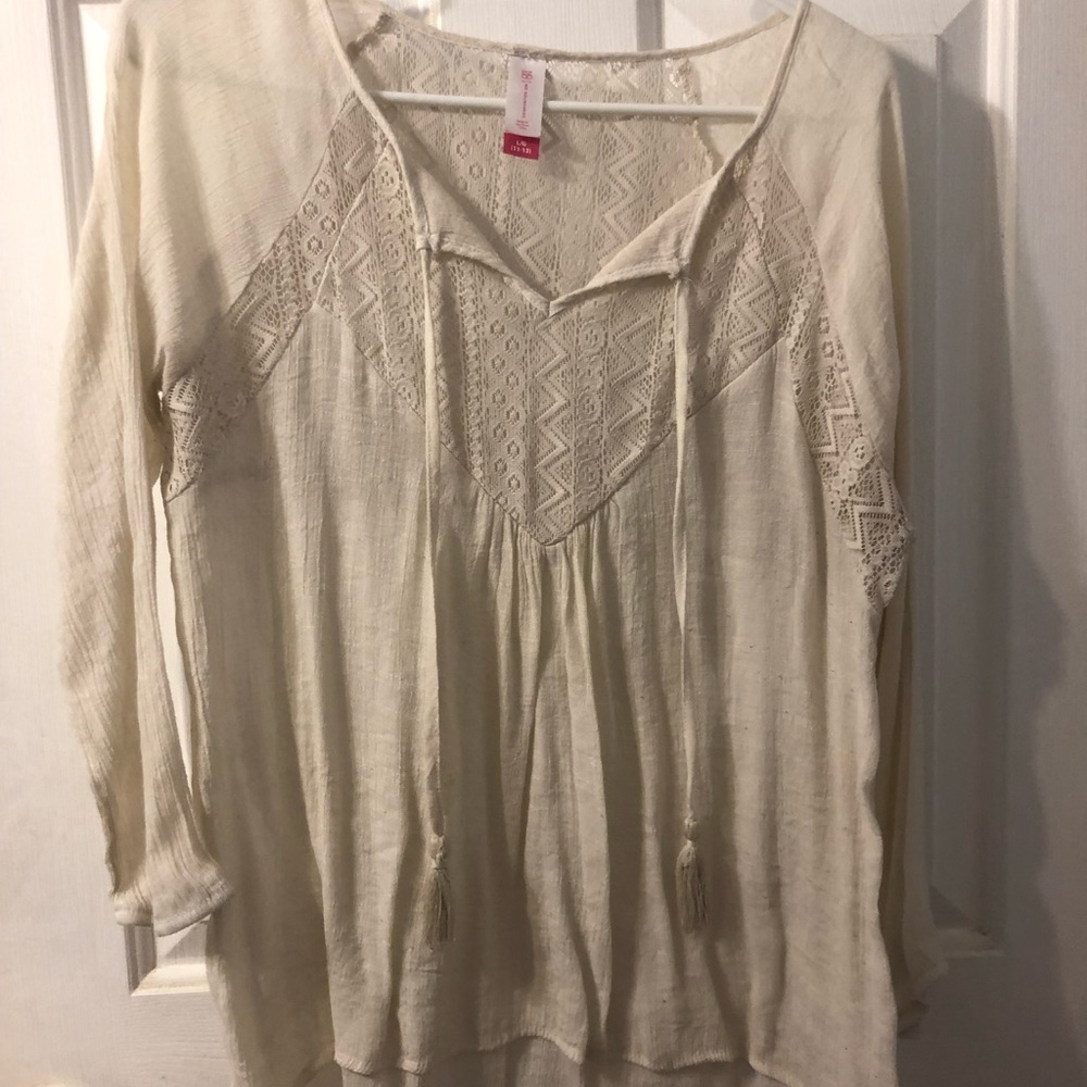 Mid-sleeve shirt